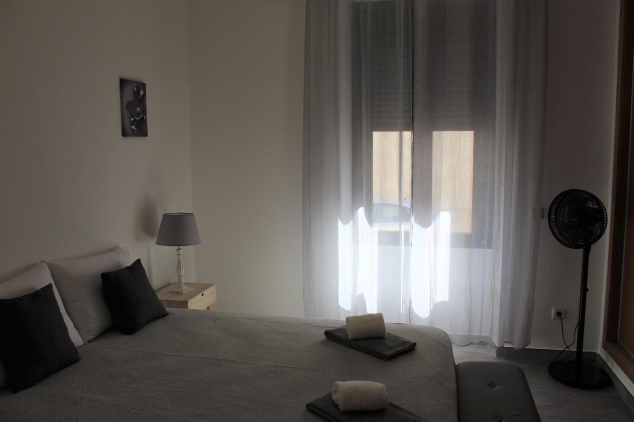 Casa Amarela: Conforto E Localizacao Perfeita! Faro Kültér fotó