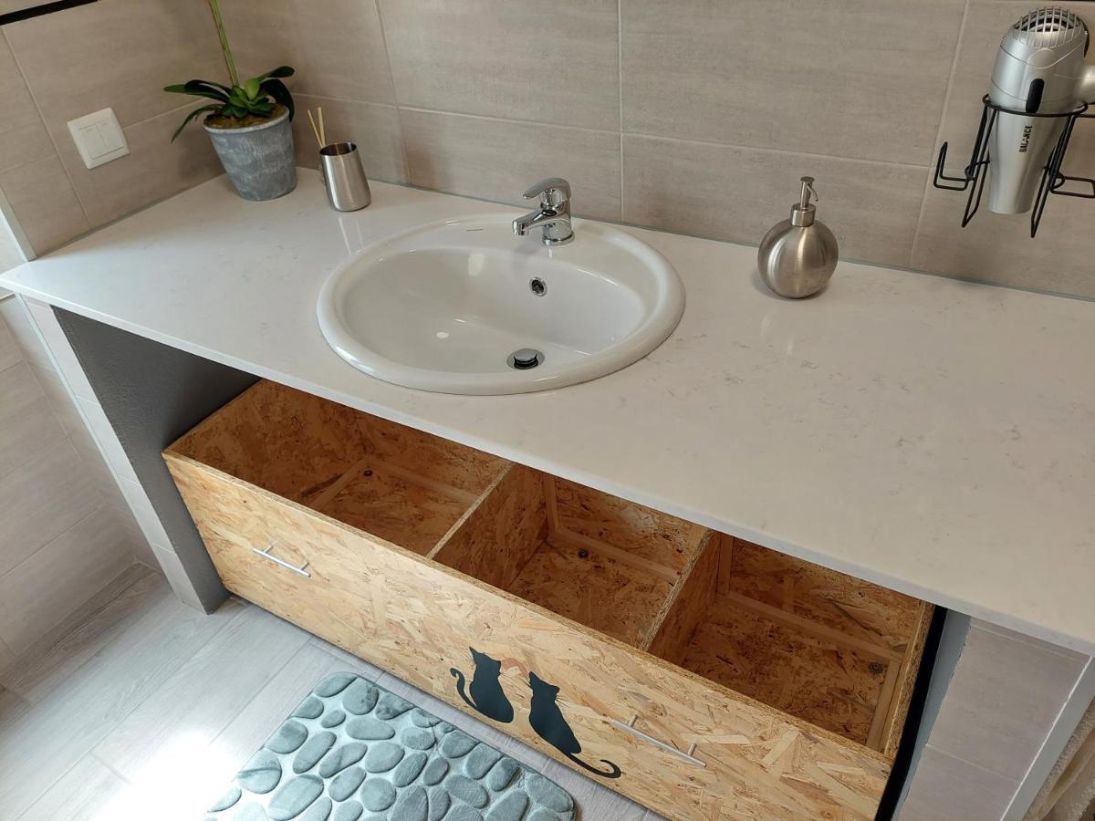 Casa Amarela: Conforto E Localizacao Perfeita! Faro Kültér fotó