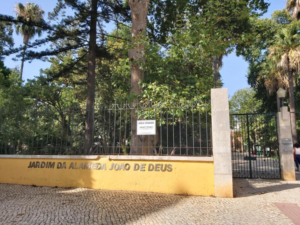 Casa Amarela: Conforto E Localizacao Perfeita! Faro Kültér fotó
