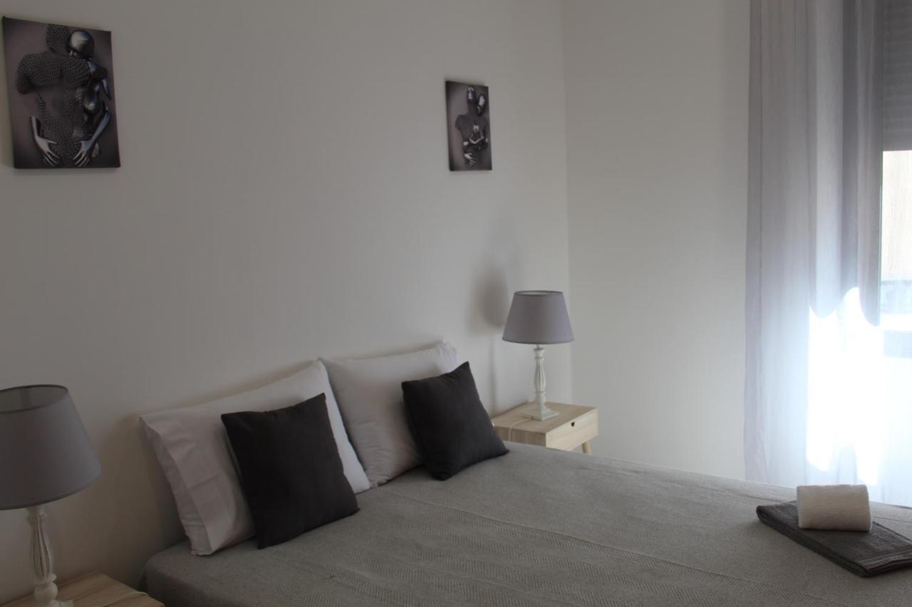 Casa Amarela: Conforto E Localizacao Perfeita! Faro Kültér fotó